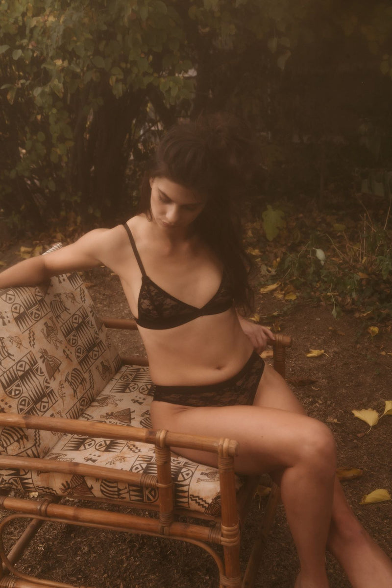 DARIA BLACK LACE BRALETTE